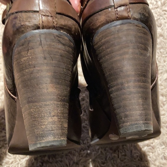 Arturo Chiang leather booties. - Picture 6 of 9